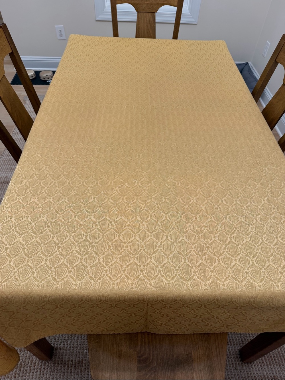 Gold Jacquard Tablecloth - Elegant Dining Cover
